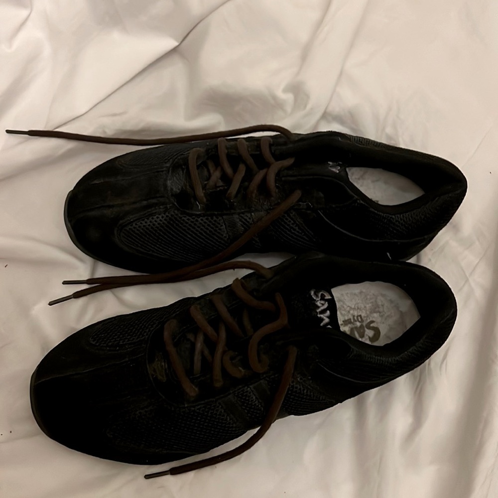 Sansha dancing shoes size 10